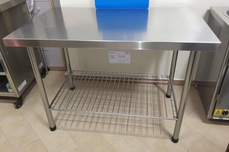 Mesa Inox com Prateleira Gradeada para Praticidade e Estilo