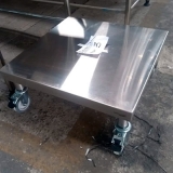 mesa inox para descascador de tubérculos preço Vila Carrão